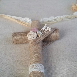 rosario de comunión cruz de madera dorada con flores collar largo