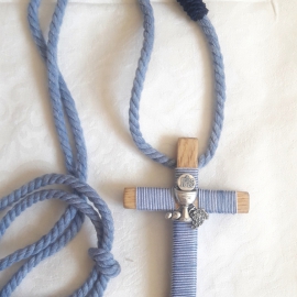 Cruz de madera comunión niño