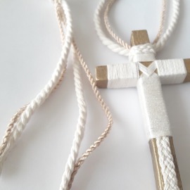 Cruz de madera comunión niño