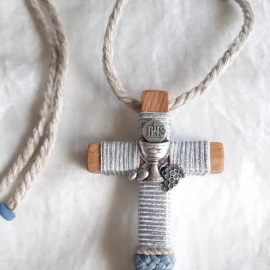 Cruces de comunión con cordón. Cruz de madera comunión personalizada