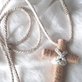 Cruces de comunión con cordón. Cruz de madera comunión personalizada
