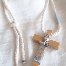 Cruces de comunión con cordón. Cruz de madera comunión personalizada