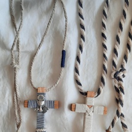 Cruces de comunión con cordón. Cruz de madera comunión personalizada