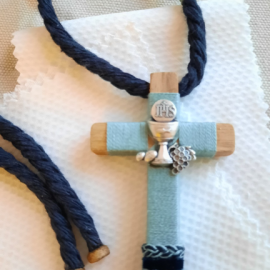 Cruces de comunión con cordón. Cruz de madera comunión personalizada