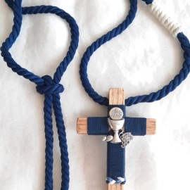 Cruces de comunión con cordón. Cruz de madera comunión personalizada