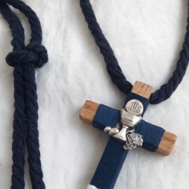 Cruces de comunión con cordón. Cruz de madera comunión personalizada