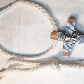 Cruces de comunión con cordón. Cruz de madera comunión personalizada