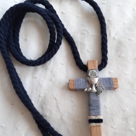 Cruces de comunión con cordón. Cruz de madera comunión personalizada