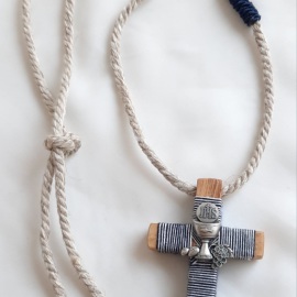 Cruces de comunión con cordón. Cruz de madera comunión personalizada