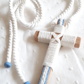 Cruces de comunión con cordón. Cruz de madera comunión personalizada