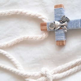 Cruces de comunión con cordón. Cruz de madera comunión personalizada