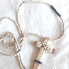 Cruces de comunión con cordón. Cruz de madera comunión personalizada