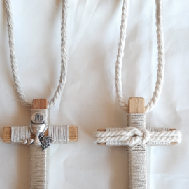 Cruces de comunión con cordón. Cruz de madera comunión personalizada