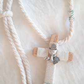 Cruces de comunión con cordón. Cruz de madera comunión personalizada