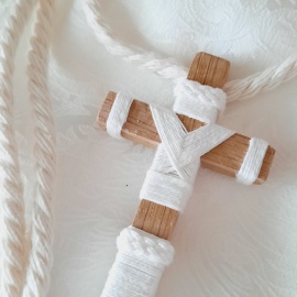 Cruces de comunión con cordón. Cruz de madera comunión personalizada