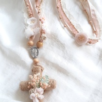 Cruz de comunión, cruces de comunión personalizadas, cruces de comunión modernas, comuniones 2026